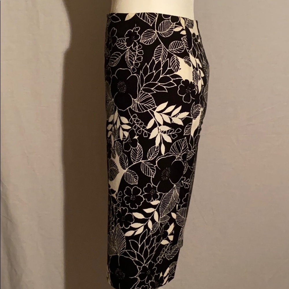 PARISAN plus size career skirt - Picture 3 of 8
